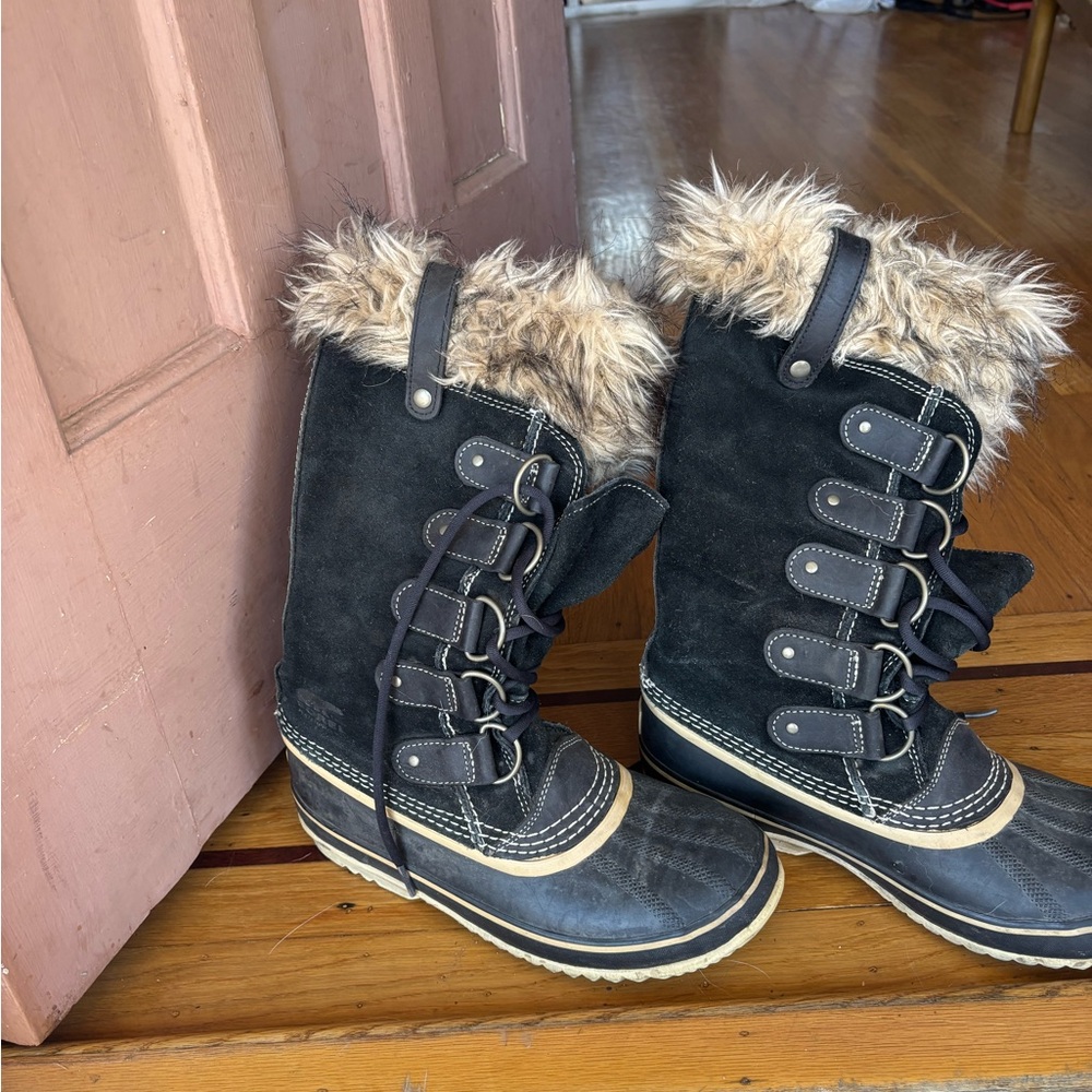 Sorel Boots Womens 8 Joan Of Arctic Waterproof Suede Black Faux Fur Cuff